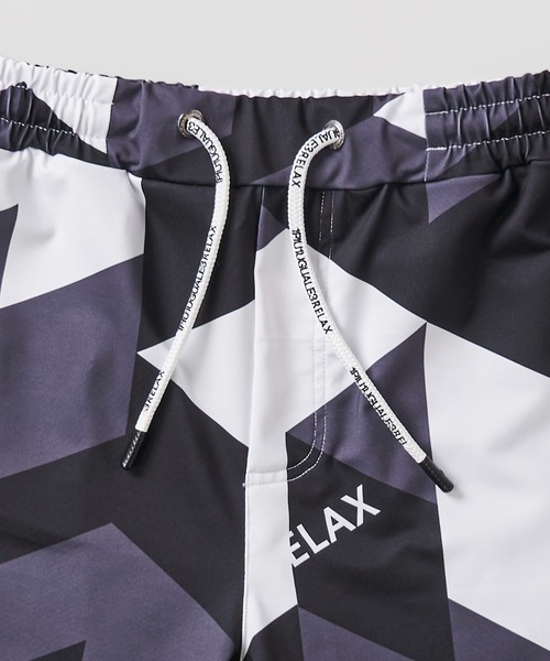 1piu1uguale3 RELAX（ウノピュウノウグァーレトレリラックス）の「【1PIU1UGUALE3 RELAX】GEOMETRIC RASH GUARD SHORTS / ラッシュガードショーツ（ラッシュガード・メンズ・ブラック系1/サックスブルー系・MEDIUM/X-LARGE/LARGE）」の7枚目の写真