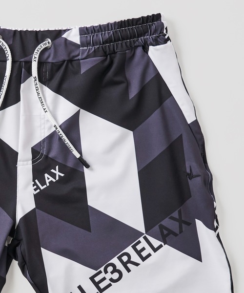 1piu1uguale3 RELAX（ウノピュウノウグァーレトレリラックス）の「【1PIU1UGUALE3 RELAX】GEOMETRIC RASH GUARD SHORTS / ラッシュガードショーツ（ラッシュガード・メンズ・ブラック系1/サックスブルー系・MEDIUM/X-LARGE/LARGE）」の8枚目の写真