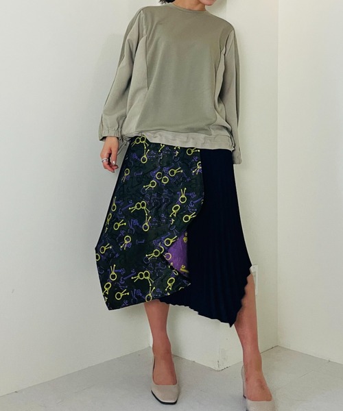 DOLLUPOOPS(ドールアップウップス)の「ヘムドロストドルマンプルオーバー(Tシャツ/カットソー・レディース・ブラック/ベージュ/ライトカーキ・38)」の3枚目の写真