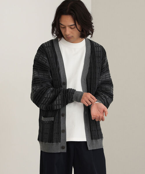 BEAMS HEART（ビームスハート）の「BEAMS HEART / レトロ ジャガード ビッグ カーディガン（カーディガン/ボレロ・メンズ・ブルー系その他/ブラック・MEDIUM/LARGE/SMALL）」の9枚目の写真