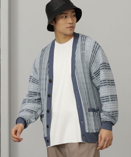 BEAMS HEART（ビームスハート）の「BEAMS HEART / レトロ ジャガード ビッグ カーディガン（カーディガン/ボレロ・メンズ・ブルー系その他/ブラック・MEDIUM/LARGE/SMALL）」の13枚目の写真