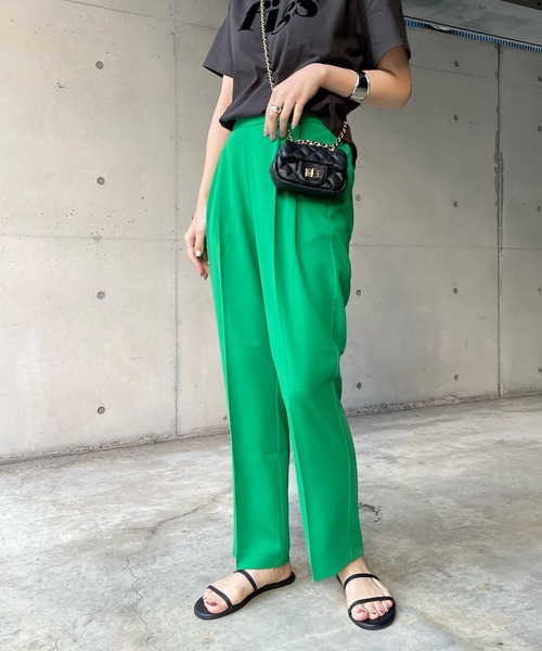 DouDou(ドゥドゥ)の「センタープレスソフトテーパードパンツ(その他パンツ・レディース・ブラック/グリーン/グレイッシュベージュ・38/36)」の3枚目の写真