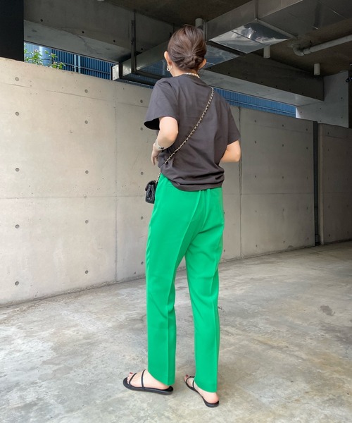 DouDou(ドゥドゥ)の「センタープレスソフトテーパードパンツ(その他パンツ・レディース・ブラック/グリーン/グレイッシュベージュ・38/36)」の6枚目の写真