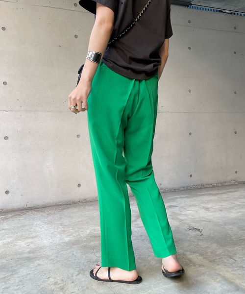 DouDou(ドゥドゥ)の「センタープレスソフトテーパードパンツ(その他パンツ・レディース・ブラック/グリーン/グレイッシュベージュ・38/36)」の16枚目の写真