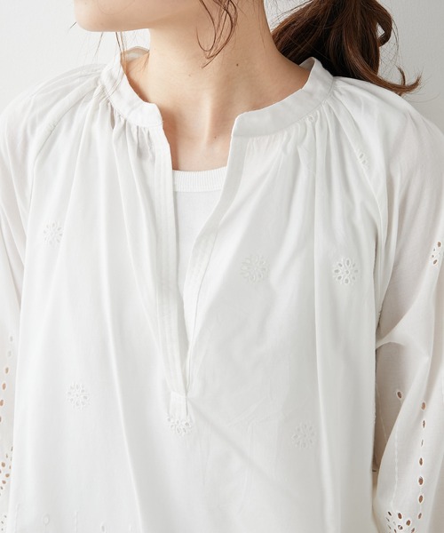 PUAL CE CIN(ピュアルセシン)の「スカラップレース前後差チュニック(シャツ/ブラウス・レディース・ホワイト/ブラック・FREE)」の16枚目の写真
