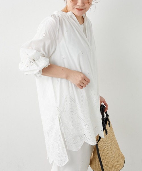 PUAL CE CIN(ピュアルセシン)の「スカラップレース前後差チュニック(シャツ/ブラウス・レディース・ホワイト/ブラック・FREE)」の3枚目の写真