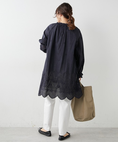 PUAL CE CIN(ピュアルセシン)の「スカラップレース前後差チュニック(シャツ/ブラウス・レディース・ホワイト/ブラック・FREE)」の15枚目の写真