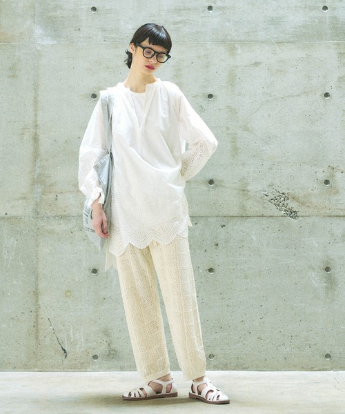 PUAL CE CIN(ピュアルセシン)の「スカラップレース前後差チュニック(シャツ/ブラウス・レディース・ホワイト/ブラック・FREE)」の11枚目の写真