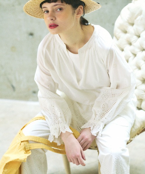 PUAL CE CIN(ピュアルセシン)の「スカラップレース前後差チュニック(シャツ/ブラウス・レディース・ホワイト/ブラック・FREE)」の5枚目の写真