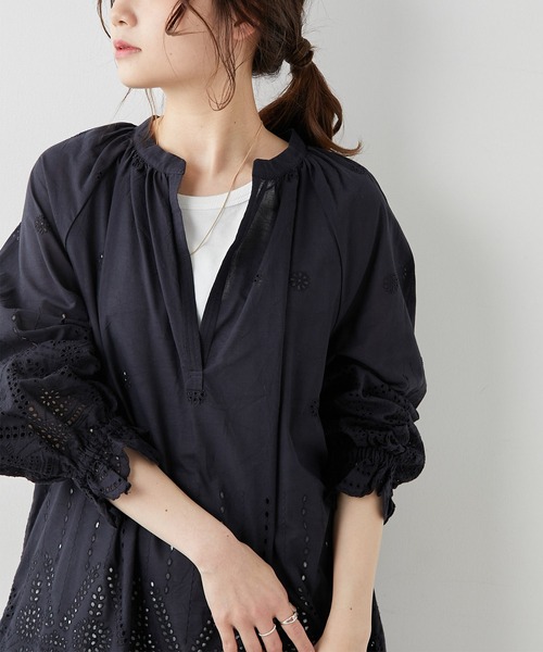 PUAL CE CIN(ピュアルセシン)の「スカラップレース前後差チュニック(シャツ/ブラウス・レディース・ホワイト/ブラック・FREE)」の17枚目の写真