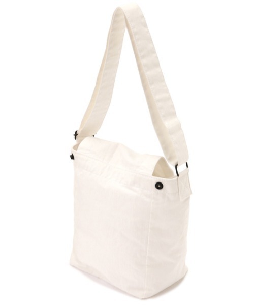 MHL.（エムエイチエル）の「WASHED VINTAGE COTTON POPLIN（トートバッグ・レディース・ホワイト/ブラック・FREE）」の5枚目の写真