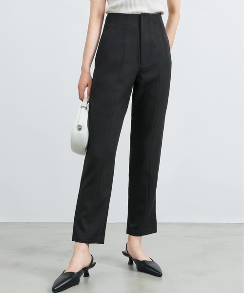 NEUNA（ヌナ）の「【セットアップ対応】【脚長細見え】ハイウエストテーパードスラックスパンツ（スラックス・レディース・アイボリー/ブラック/ブラウン・MEDIUM/LARGE/SMALL）」の4枚目の写真