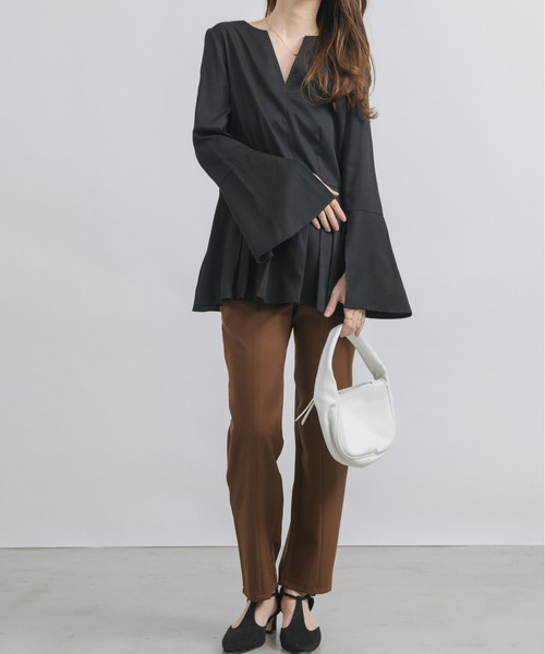 NEUNA（ヌナ）の「【セットアップ対応】【脚長細見え】ハイウエストテーパードスラックスパンツ（スラックス・レディース・アイボリー/ブラック/ブラウン・MEDIUM/LARGE/SMALL）」の22枚目の写真