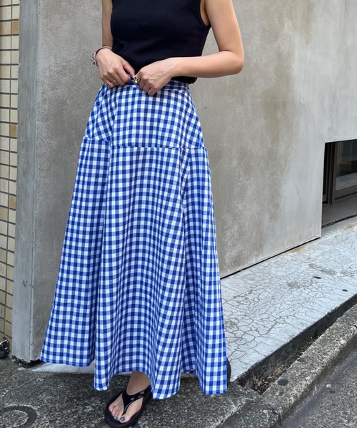 Doux Belle（ドゥーベル）の「ギンガムチェックマキシ丈スカート（スカート・レディース・グリーン/ブラウン/グレー/ブラック/レッド/ブルー・MEDIUM/LARGE）」の5枚目の写真