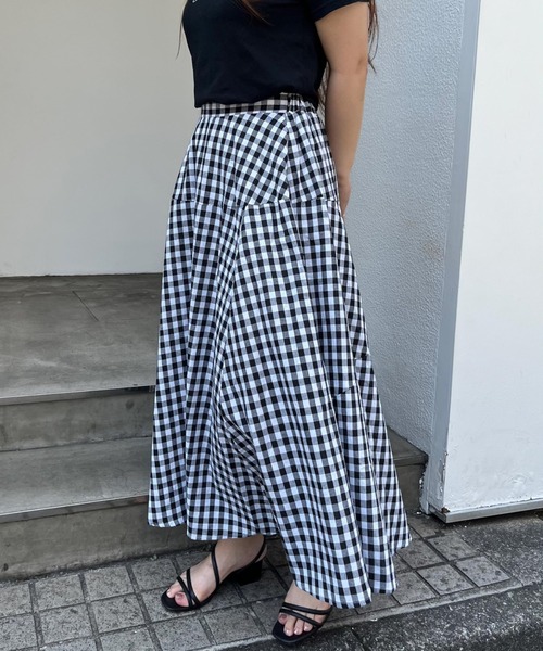 Doux Belle（ドゥーベル）の「ギンガムチェックマキシ丈スカート（スカート・レディース・グリーン/ブラウン/グレー/ブラック/レッド/ブルー・MEDIUM/LARGE）」の11枚目の写真