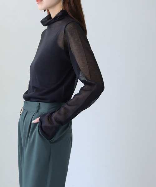 cheriella(シェリエラ)の「【cheriella】WEB限定フィンガーホールシアータートルニット 新色追加 WEB LIMITED FINGER HOLE SHEER TURTLE KNIT NEW COLOR(ニット/セーター・レディース・ブラック/ベージュ/カーキ/アイボリー/ワインレッド/ブルー/ライトグリーン/オフホワイト/ダークグリーン・M)」の21枚目の写真