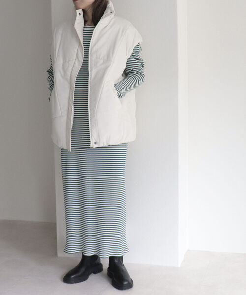 fredy emue(フレディエミュ)の「ハイネックエコダウンベスト(ダウンベスト・レディース・ブラック/ベージュ/オフホワイト・FREE)」の10枚目の写真