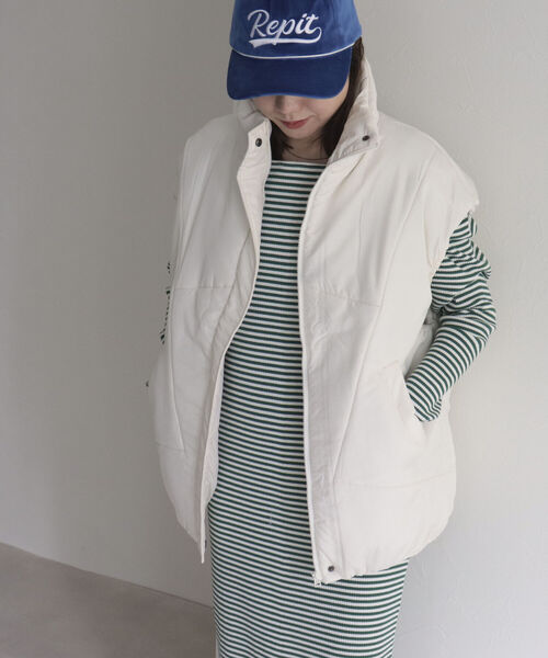 fredy emue(フレディエミュ)の「ハイネックエコダウンベスト(ダウンベスト・レディース・ブラック/ベージュ/オフホワイト・FREE)」の14枚目の写真