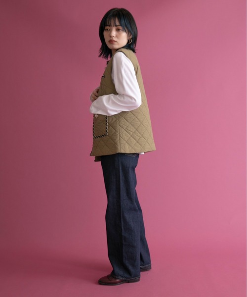 Eimee Law(エイミーロウ)の「ダイヤキルトMIXボタンジレ(ベスト・レディース・ブラック/アイボリー/ライトカーキ・38)」の20枚目の写真