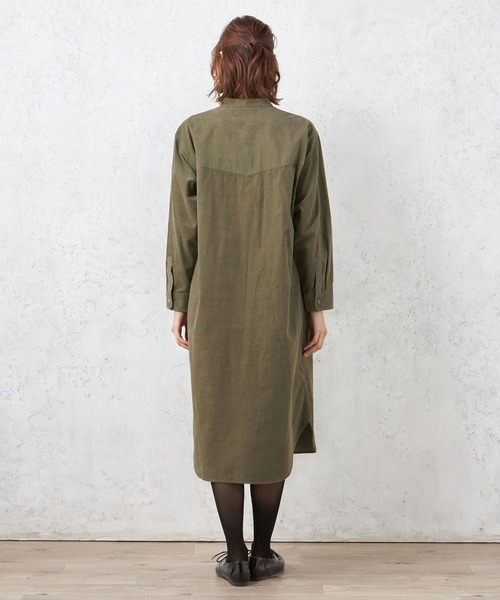 Petit Honfleur(プチオンフルール)の「コーデュロイシャツワンピース(ワンピース・レディース・ベージュ/カーキ・L/M)」の21枚目の写真