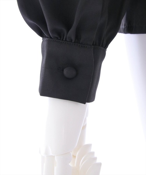 clear（クリア）の「バンドカラークルミボタンブラウス（シャツ/ブラウス・レディース・オフホワイト/ブラック・F）」の10枚目の写真