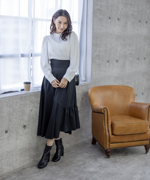 clear（クリア）の「バンドカラークルミボタンブラウス（シャツ/ブラウス・レディース・オフホワイト/ブラック・F）」の14枚目の写真