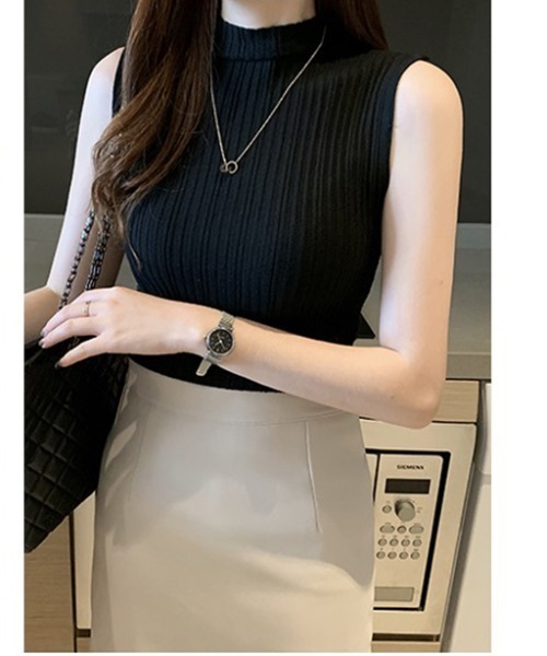 Coo+i（クーイ）の「ハイネックリブニットタンクトップ（ニット/セーター・レディース・グレー/マスタード/テラコッタ/モカ/グリーン/ブラウン/アイボリー/ブラック/ホワイト/グレイッシュベージュ・FREE）」の15枚目の写真