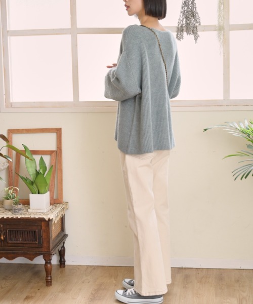 FREE'S MART（フリーズマート）の「【WEB限定】＜岡崎紗絵さんコラボ＞ボートネックルーズニット（ニット/セーター・レディース・ホワイト/ダークブラウン/ベージュ/ラベンダー/ライトグリーン/ブルー・FREE）」の22枚目の写真