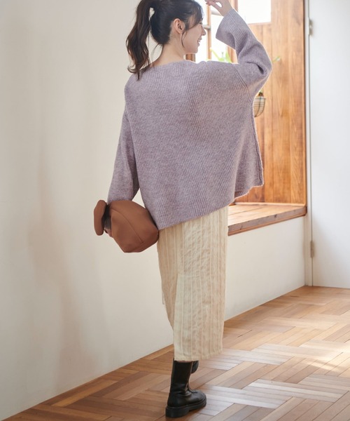 FREE'S MART（フリーズマート）の「【WEB限定】＜岡崎紗絵さんコラボ＞ボートネックルーズニット（ニット/セーター・レディース・ホワイト/ダークブラウン/ベージュ/ラベンダー/ライトグリーン/ブルー・FREE）」の21枚目の写真