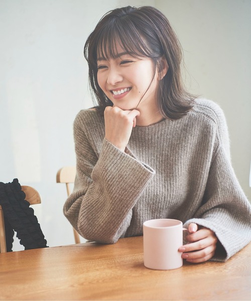 FREE'S MART（フリーズマート）の「【WEB限定】＜岡崎紗絵さんコラボ＞ボートネックルーズニット（ニット/セーター・レディース・ホワイト/ダークブラウン/ベージュ/ラベンダー/ライトグリーン/ブルー・FREE）」の8枚目の写真