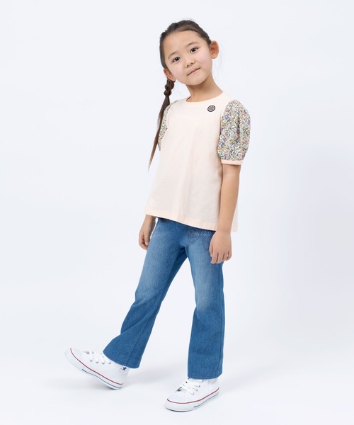 trois lapins kp（トロワラパンケーピー）の「袖小花プリント半袖チュニック(110～150)（チュニック・キッズ・ライトピンク・110cm/120cm/130cm/140cm/150cm/160cm）」の2枚目の写真