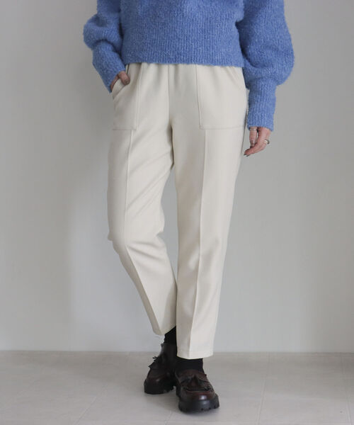 fredy emue(フレディエミュ)の「【XSサイズあり】ウール調テーパードパンツ(スラックス・レディース・オフホワイト/ブラック/イエロー/チャコールグレー・36/34/38)」の2枚目の写真