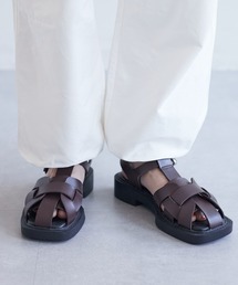 スクエアグルカサンダル