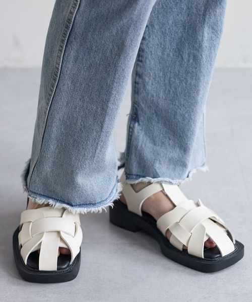 DISCOAT（ディスコート）の「スクエアグルカサンダル（サンダル・レディース・ブラック/オフホワイト/ブラウン・SMALL/MEDIUM/LARGE）」の4枚目の写真