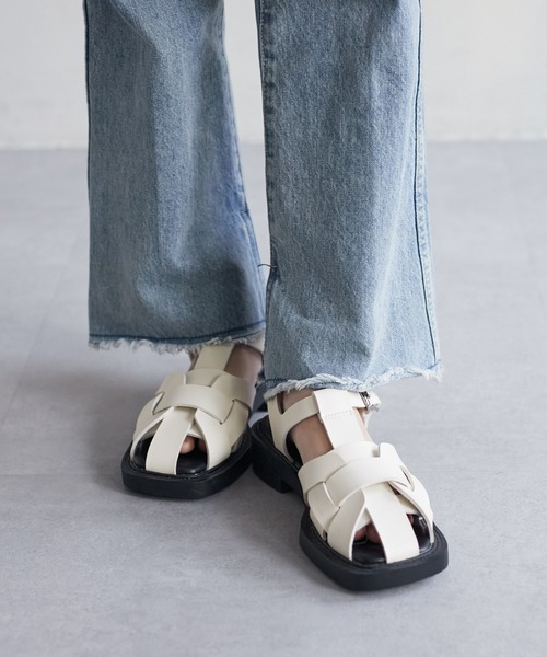 DISCOAT（ディスコート）の「スクエアグルカサンダル（サンダル・レディース・ブラック/オフホワイト/ブラウン・SMALL/MEDIUM/LARGE）」の5枚目の写真