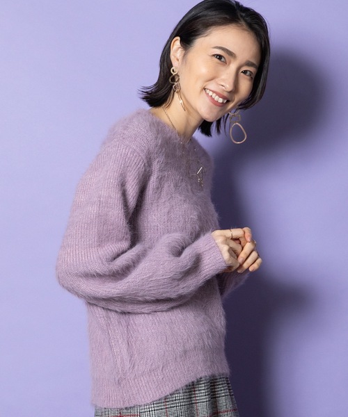 ELVENCE DEUX(エルベンスドゥ)の「フェザーヤーンPO(ニット/セーター・レディース・ラベンダー/チャコールグレー/オフホワイト・FREE)」の4枚目の写真