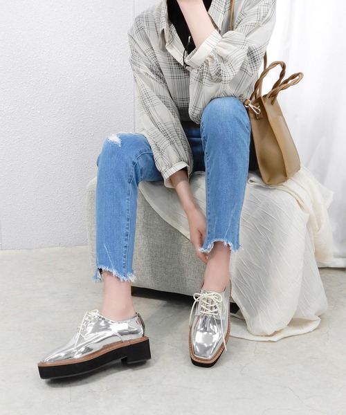 alala（アララ）の「スクエアトゥ厚底オックスフォードシューズ（ローファー・レディース・シルバー/ブラック/ダークブラウン・LL/S/M/L）」の20枚目の写真