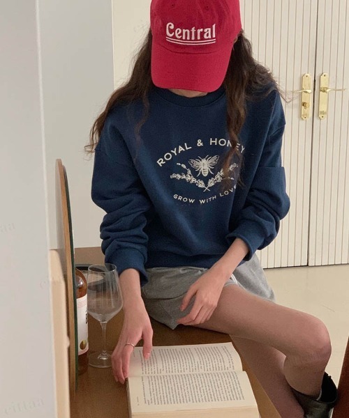 Dalfwin（ダールフィン）の「韓国ファッションHONEYプリントクロップド丈スウェット（スウェット・レディース・グレー系その他/ネイビー/マスタード・FREE）」の7枚目の写真