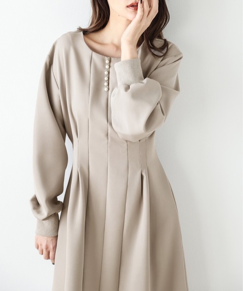 La-gemme(ラジェム)の「フレアワンピース(ワンピース・レディース・ブラック/ネイビー/グレイッシュベージュ・M/L)」の13枚目の写真