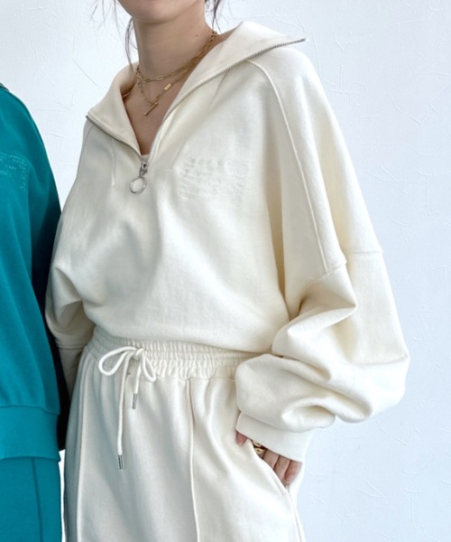 FOREVER 21(フォーエバー トゥエンティーワン)の「【STREET】ハーフジップスウェットプルオーバー(スウェット・レディース・ホワイト/グリーン・FREE)」の2枚目の写真