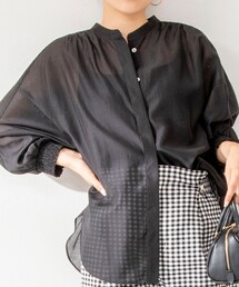 袖口シャーリングブラウス