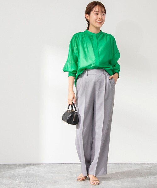 NOLLEY’S(ノーリーズ)の「袖口シャーリングブラウス(シャツ/ブラウス・レディース・グリーン/ネイビー/ブラック/サーモンピンク/グレイッシュベージュ/ミント/キャメル・38)」の8枚目の写真