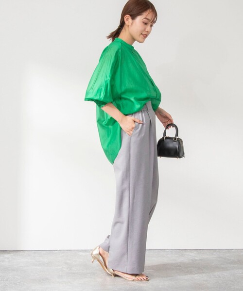 NOLLEY’S(ノーリーズ)の「袖口シャーリングブラウス(シャツ/ブラウス・レディース・グリーン/ネイビー/ブラック/サーモンピンク/グレイッシュベージュ/ミント/キャメル・38)」の9枚目の写真