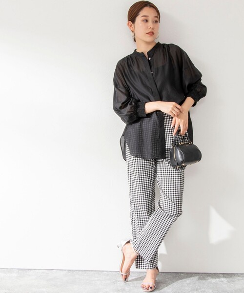 NOLLEY’S(ノーリーズ)の「袖口シャーリングブラウス(シャツ/ブラウス・レディース・グリーン/ネイビー/ブラック/サーモンピンク/グレイッシュベージュ/ミント/キャメル・38)」の13枚目の写真