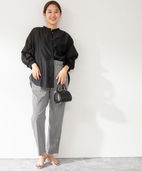 NOLLEY’S(ノーリーズ)の「袖口シャーリングブラウス(シャツ/ブラウス・レディース・グリーン/ネイビー/ブラック/サーモンピンク/グレイッシュベージュ/ミント/キャメル・38)」の14枚目の写真