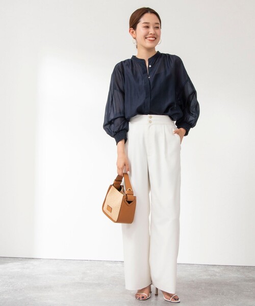 NOLLEY’S(ノーリーズ)の「袖口シャーリングブラウス(シャツ/ブラウス・レディース・グリーン/ネイビー/ブラック/サーモンピンク/グレイッシュベージュ/ミント/キャメル・38)」の22枚目の写真