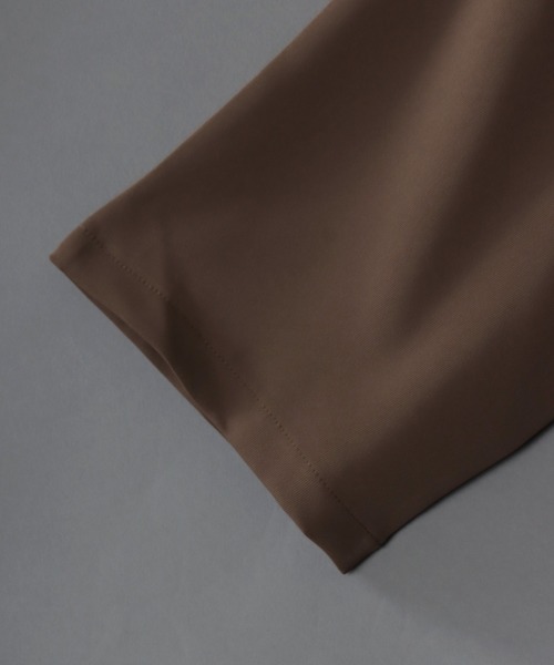SITRY(シトリー)の「Polyester twill Drape Band Collar shirt/別注 比翼仕立て ドレープ バンドカラー 半袖 シャツ(シャツ/ブラウス・メンズ・グレイッシュベージュ/チャコールグレー/ブラック/オフホワイト・LL/M/L)」の11枚目の写真