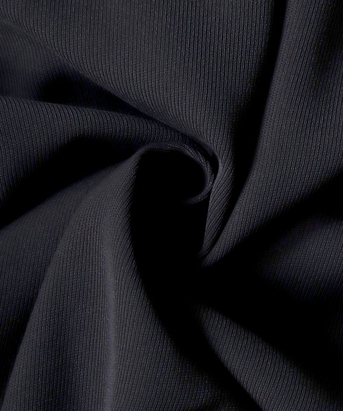 SITRY(シトリー)の「Polyester twill Drape Band Collar shirt/別注 比翼仕立て ドレープ バンドカラー 半袖 シャツ(シャツ/ブラウス・メンズ・グレイッシュベージュ/チャコールグレー/ブラック/オフホワイト・LL/M/L)」の6枚目の写真