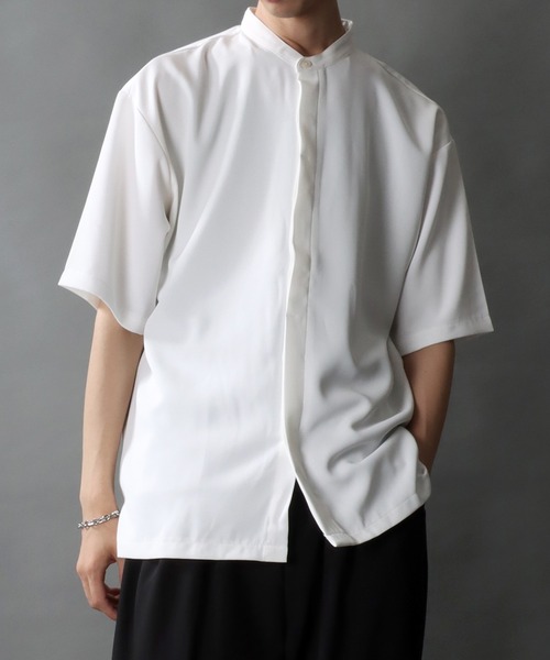 SITRY(シトリー)の「Polyester twill Drape Band Collar shirt/別注 比翼仕立て ドレープ バンドカラー 半袖 シャツ(シャツ/ブラウス・メンズ・グレイッシュベージュ/チャコールグレー/ブラック/オフホワイト・LL/M/L)」の17枚目の写真