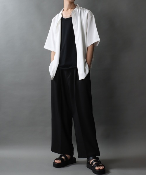 SITRY(シトリー)の「Polyester twill Drape Band Collar shirt/別注 比翼仕立て ドレープ バンドカラー 半袖 シャツ(シャツ/ブラウス・メンズ・グレイッシュベージュ/チャコールグレー/ブラック/オフホワイト・LL/M/L)」の21枚目の写真